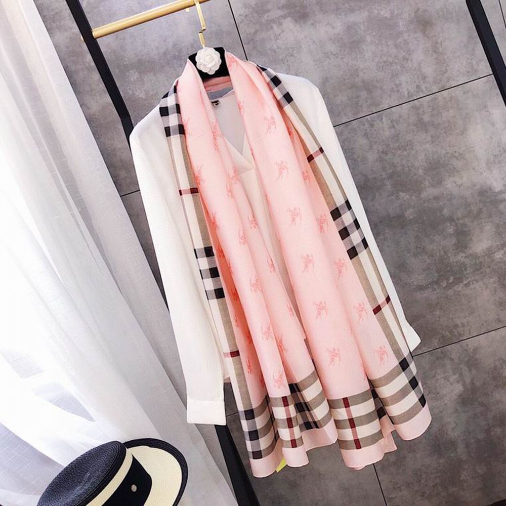 B**rry scarf